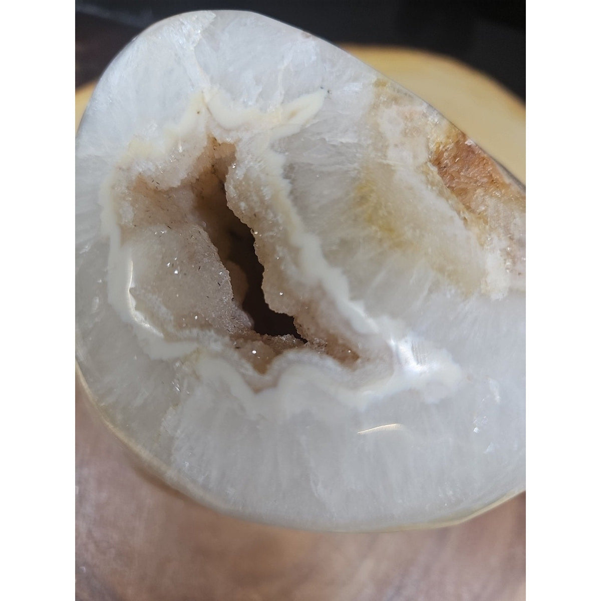 Natural 4.71lb Agate Carnelian Quartz Crystal Geode