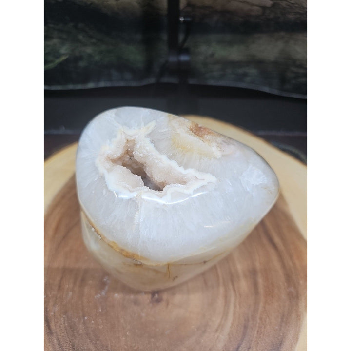 Natural 4.71lb Agate Carnelian Quartz Crystal Geode