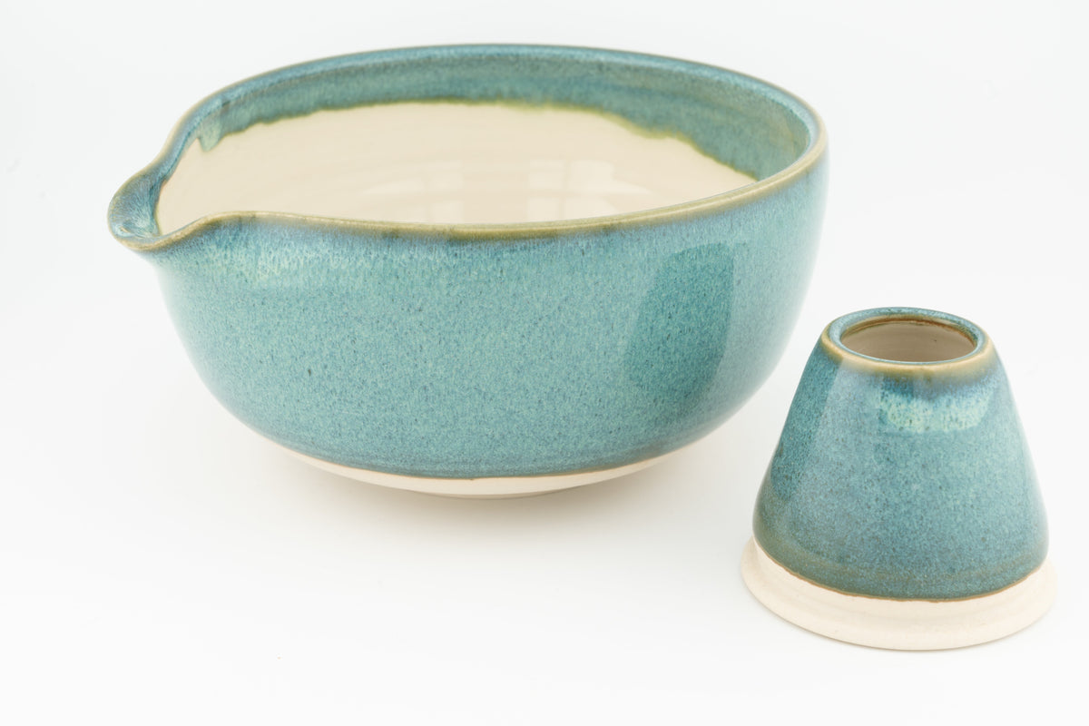 Matcha Set | Bowl with Matching Whisk Holder | Chawan and Chasentate