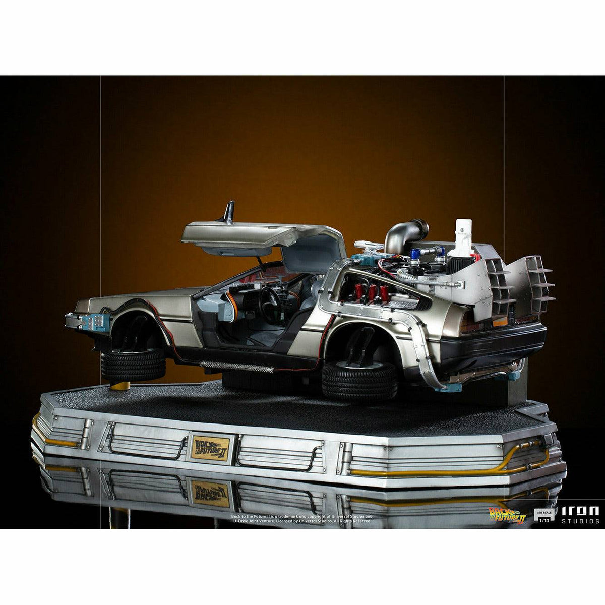[PREMIUM] Iron Studios Back to the Future Part II DeLorean (Regular Version) 1:10 Scale Statue