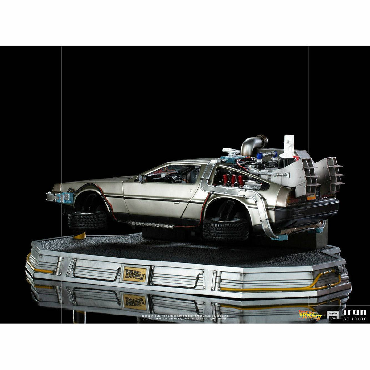 [PREMIUM] Iron Studios Back to the Future Part II DeLorean (Regular Version) 1:10 Scale Statue