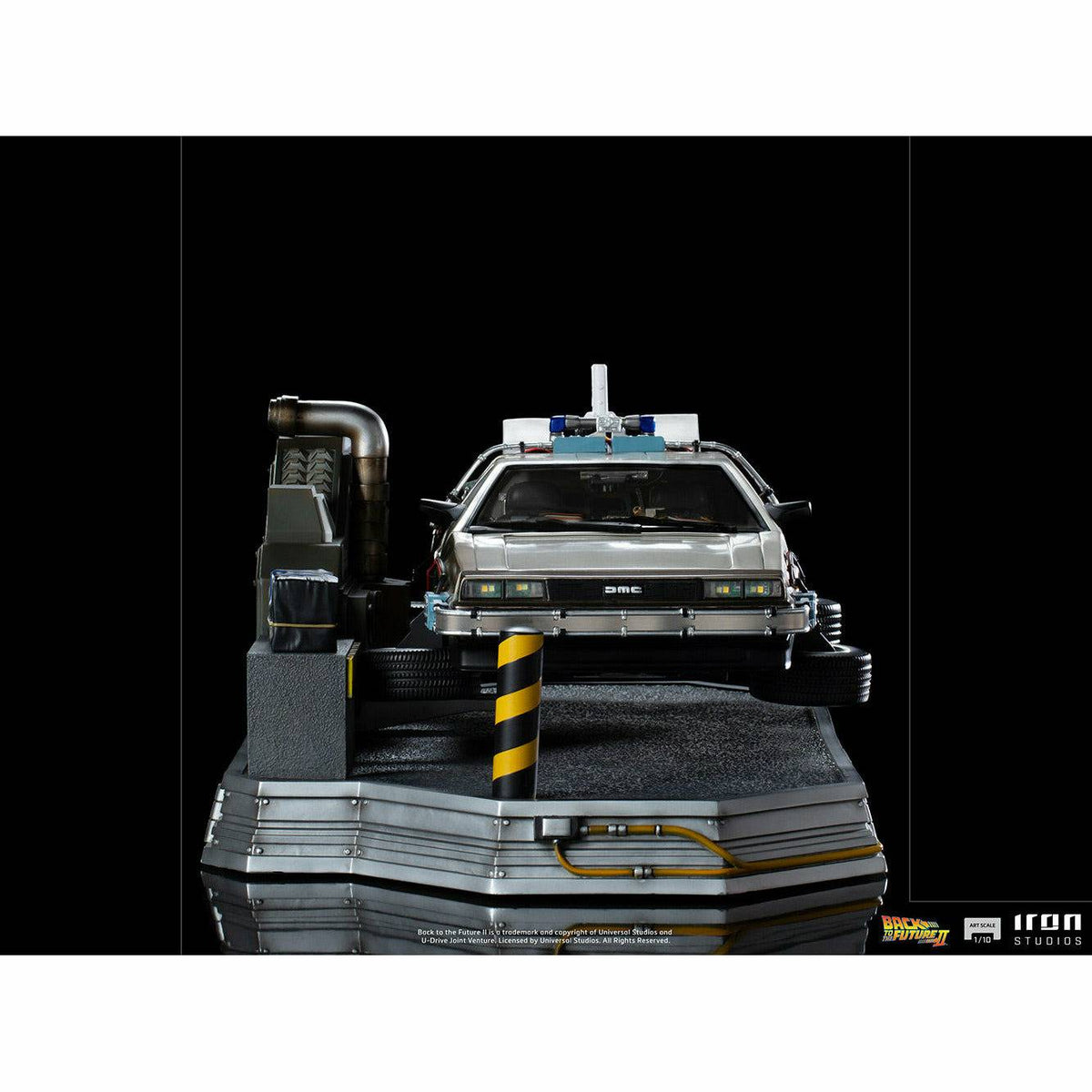 [PREMIUM] Iron Studios Back to the Future Part II DeLorean (Regular Version) 1:10 Scale Statue