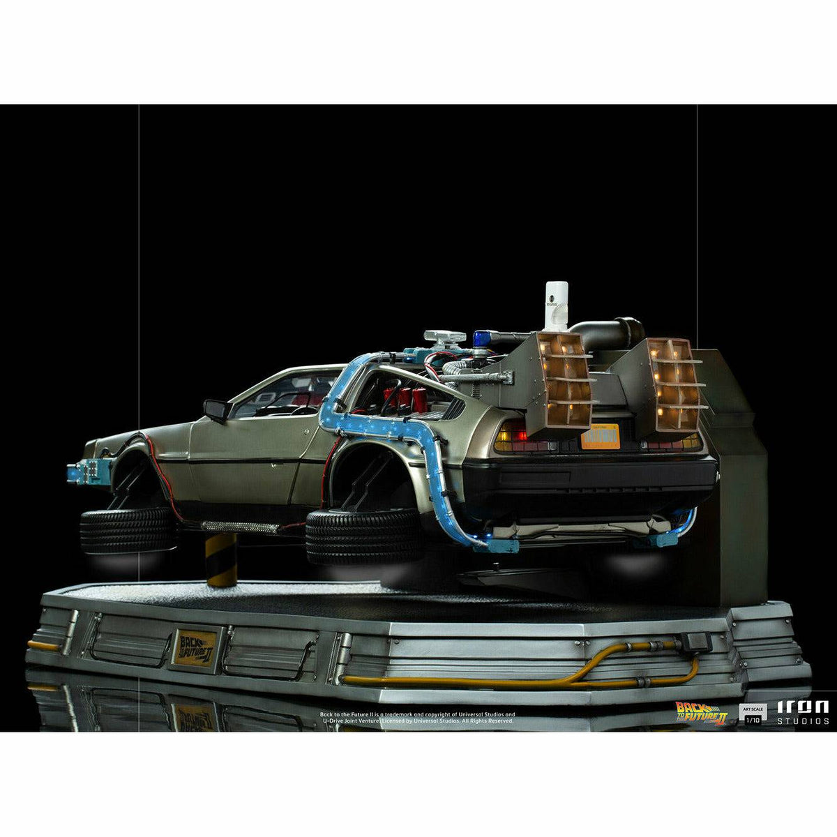 [PREMIUM] Iron Studios Back to the Future Part II DeLorean (Regular Version) 1:10 Scale Statue