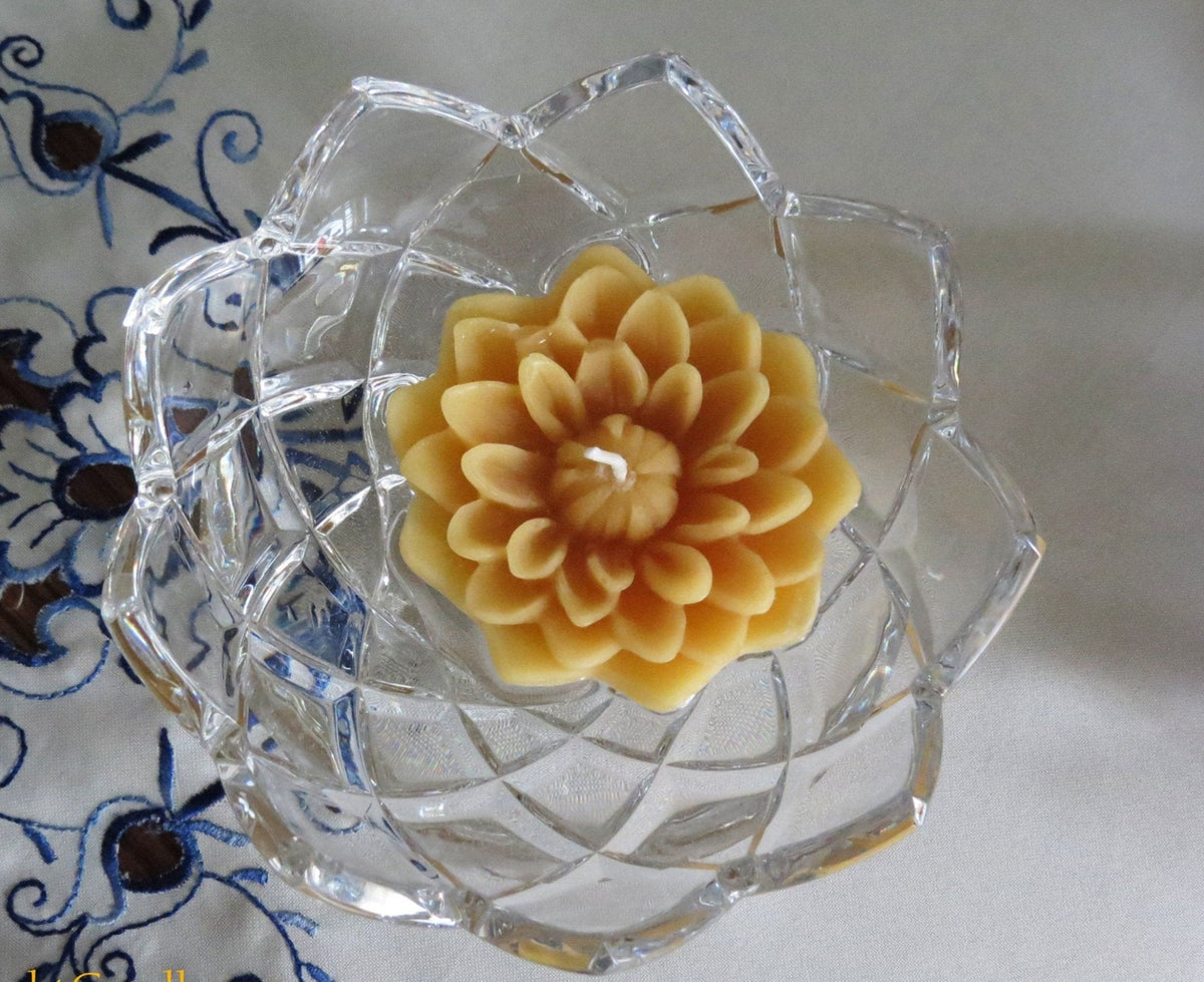 Exquisite Flower Floating Beeswax Candle