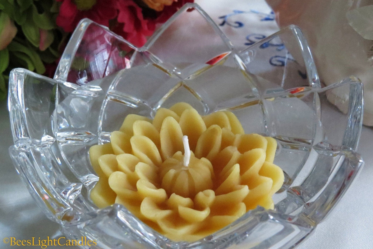 Exquisite Flower Floating Beeswax Candle