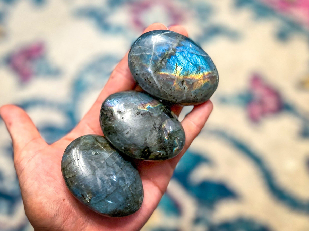 PRETTY Labradorite Palm Stone