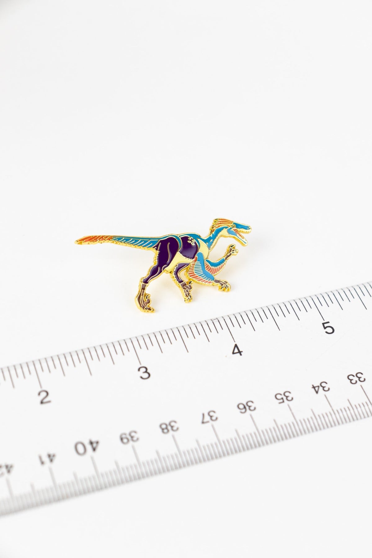 Velociraptor Enamel Pin (Velociraptor mongoliensis)